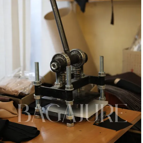 Чоловічий месенджер з натуральної шкіри
